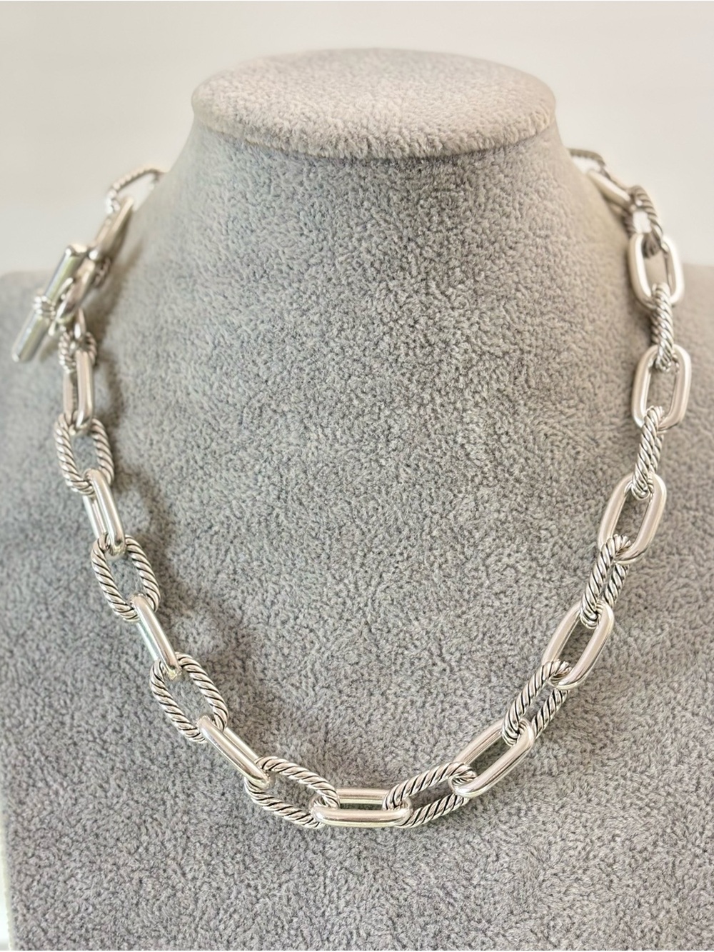David Yurman 11mm Madison Chain Toggle Necklace 18"